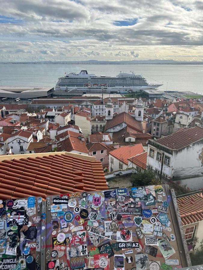 Alfama Authentic Apartamento